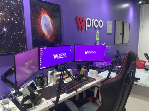 Monitores com o logotipo da Wproo